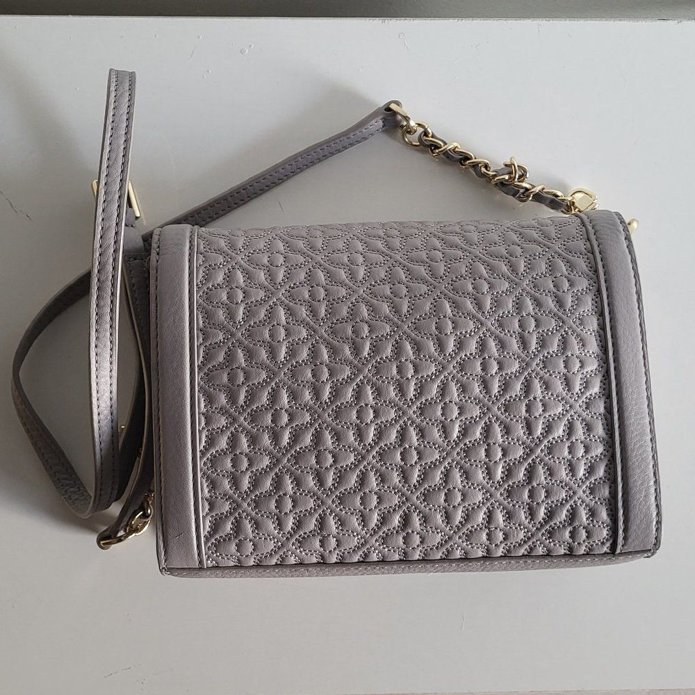 Tory Burch Women Bryant Quilted Crossbody Mercury Grey bag. - Picture 3 of 11